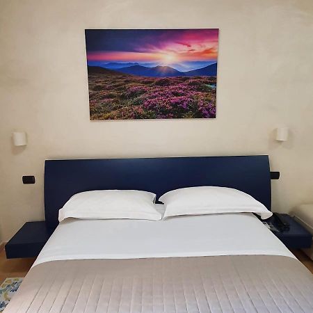 Vittoria Guest House Салерно Экстерьер фото