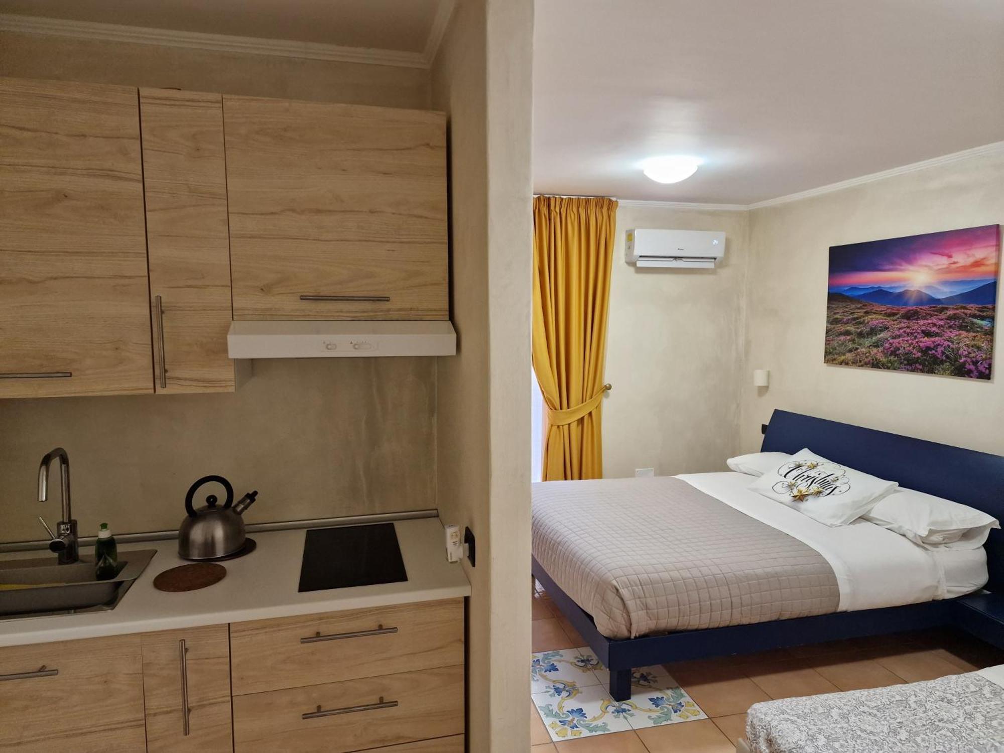 Vittoria Guest House Салерно Экстерьер фото