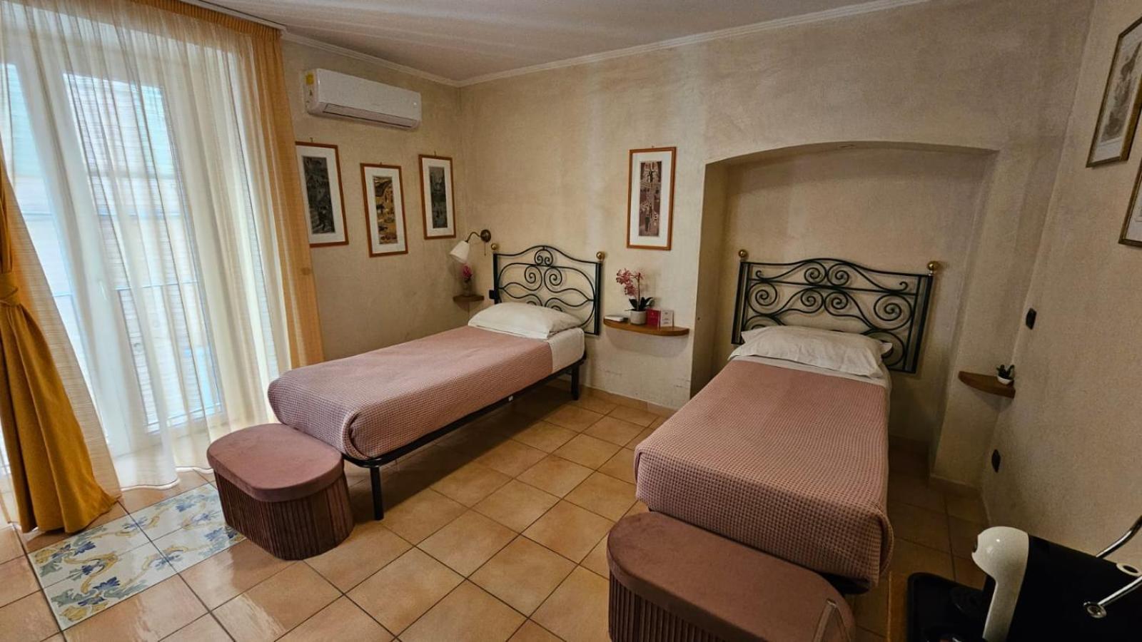 Vittoria Guest House Салерно Экстерьер фото
